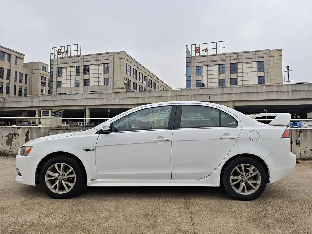 Mitsubishi Lancer EX — миниатюра 13