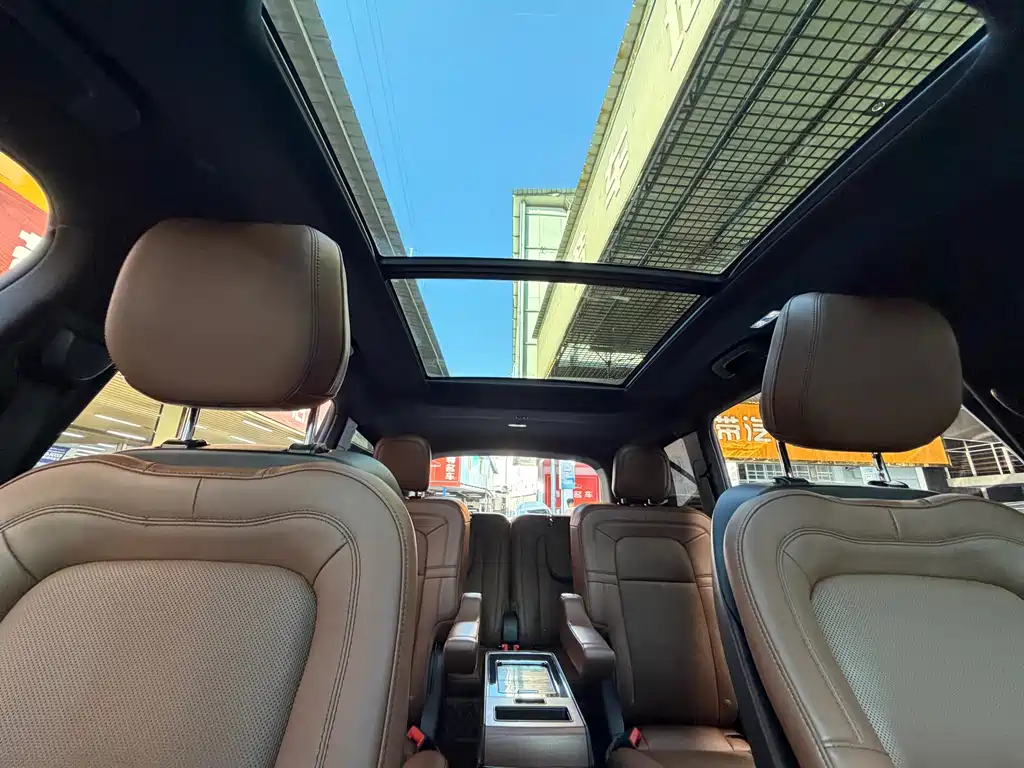 Lincoln Aviator — миниатюра 29