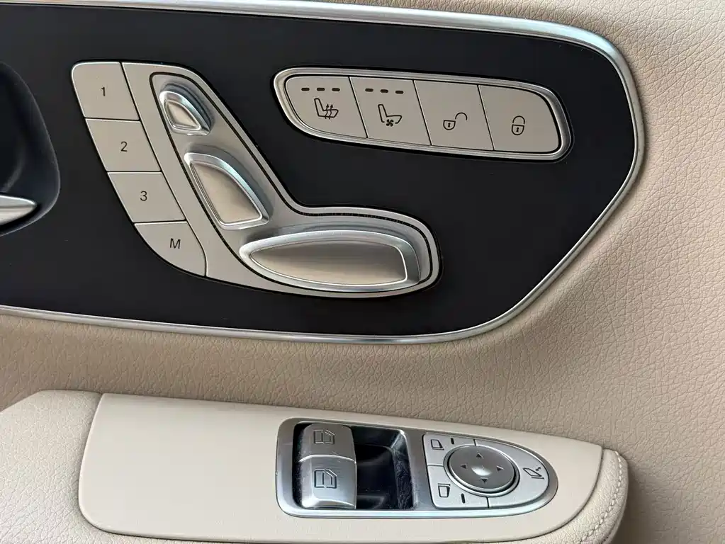 Mercedes-Benz V-Class — миниатюра 23
