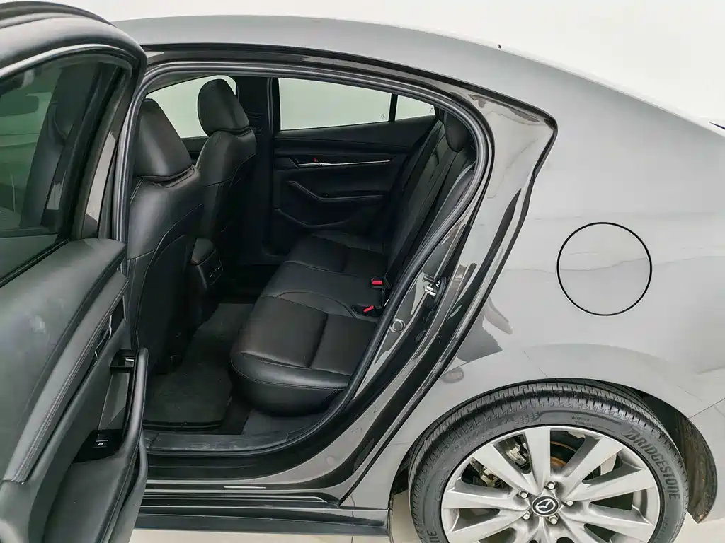 Mazda 3 Axela — миниатюра 19