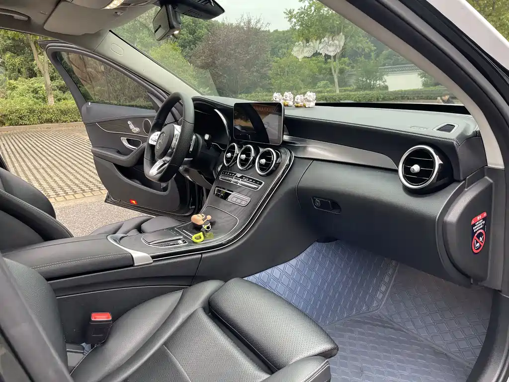 Mercedes-Benz C-Class — миниатюра 10