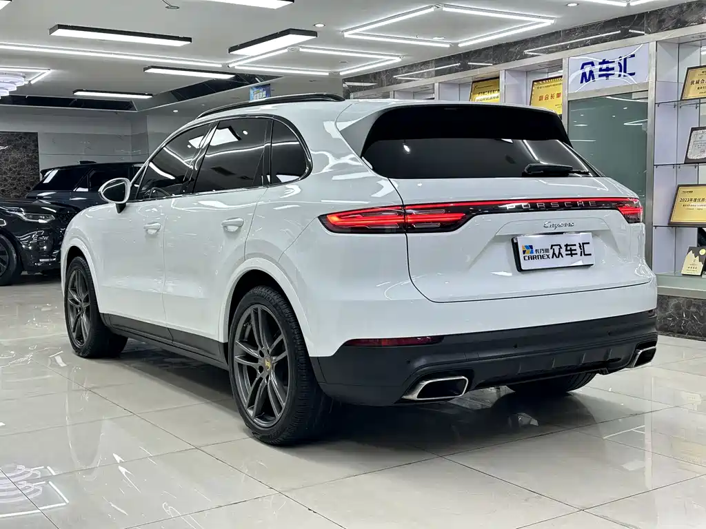 Porsche Cayenne — миниатюра 4