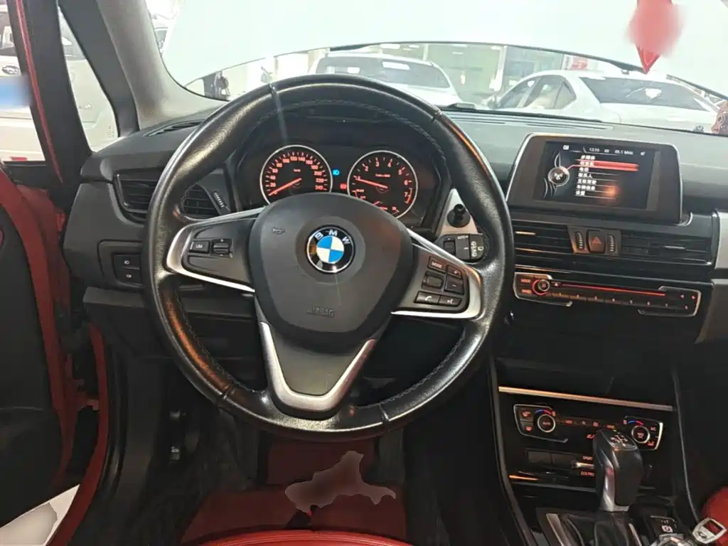 BMW 2 Series Active Tourer — миниатюра 3