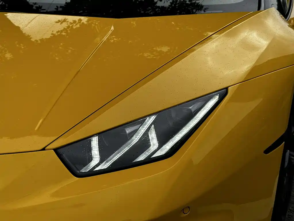 LAMBORGHINI HURACÁN