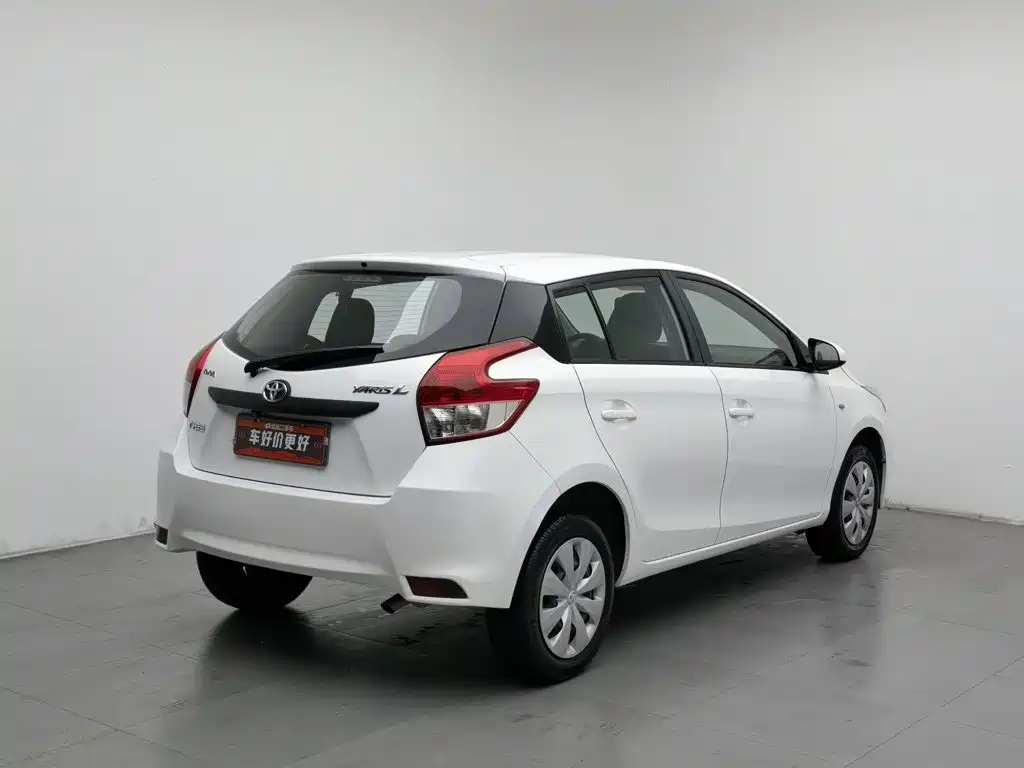 Toyota Yaris L — миниатюра 2