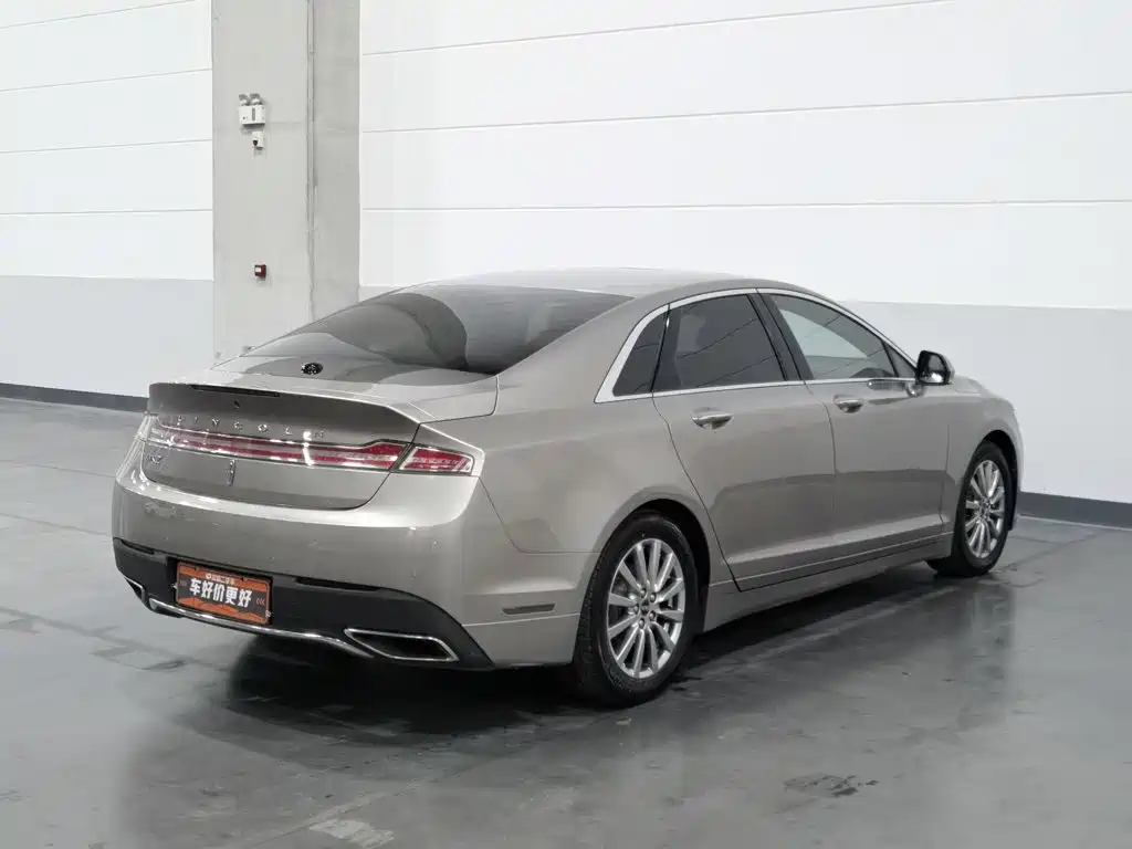 Lincoln MKZ — миниатюра 2
