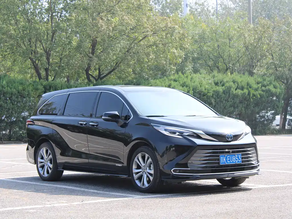 TOYOTA SIENNA