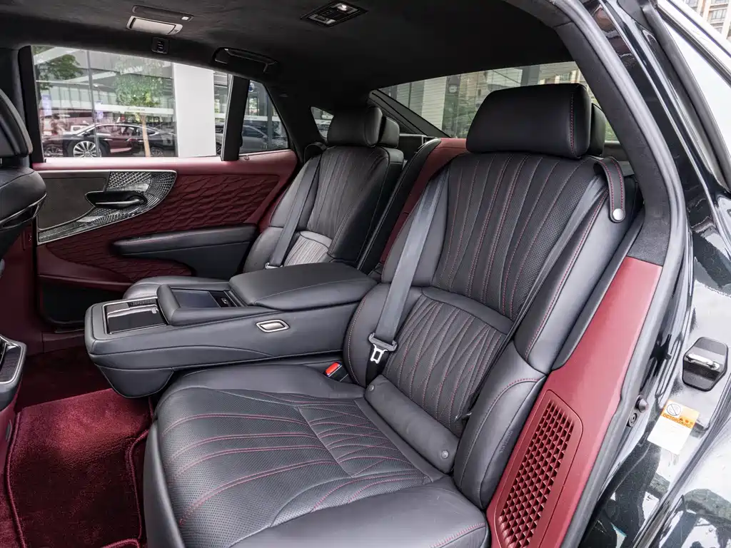 Lexus LS — миниатюра 12