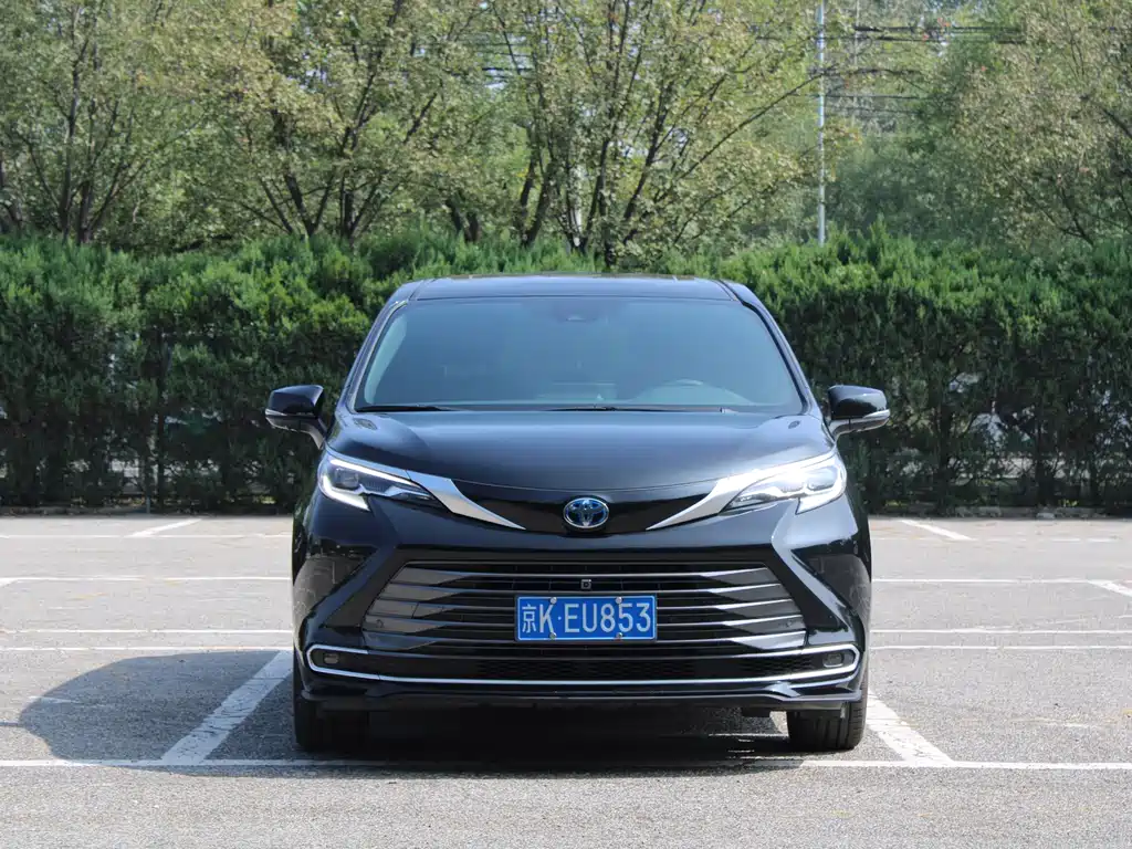TOYOTA SIENNA