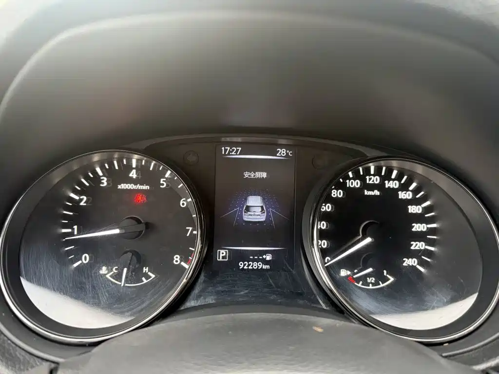 Nissan X-Trail — миниатюра 5