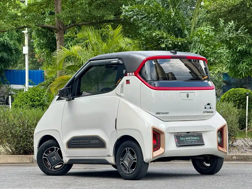 Baojun E200 — миниатюра 3