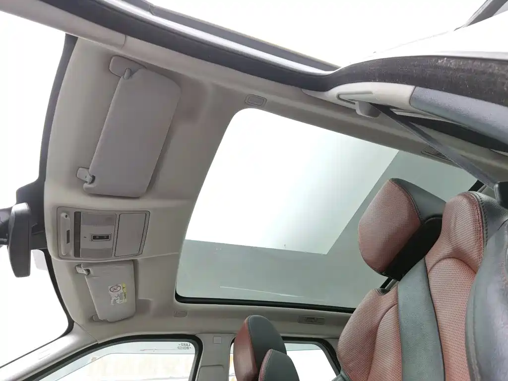 Land Rover Evoque (Import) — миниатюра 14