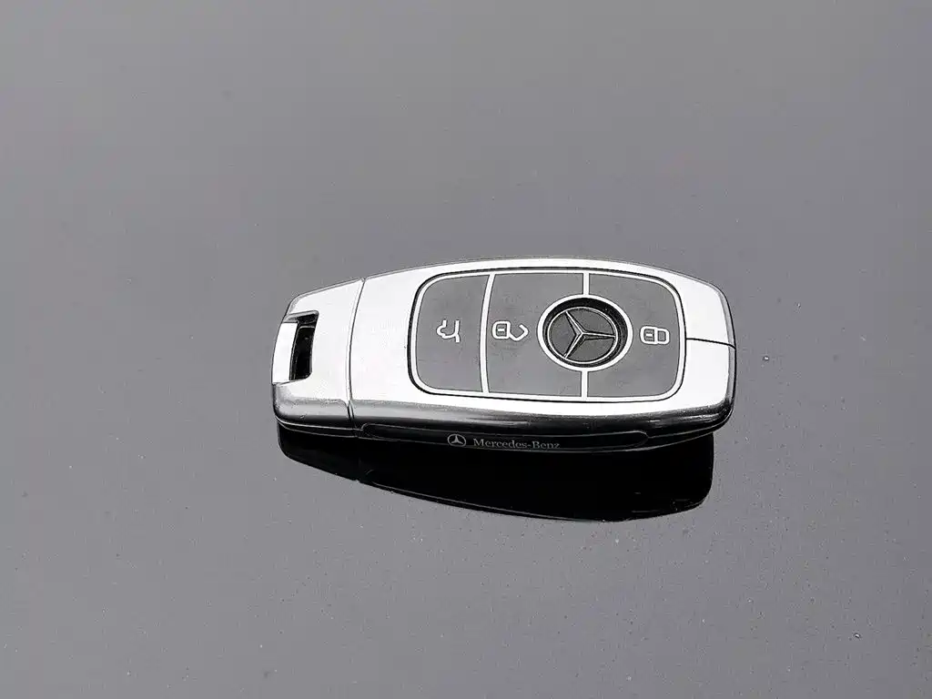Mercedes-Benz EQC — миниатюра 19