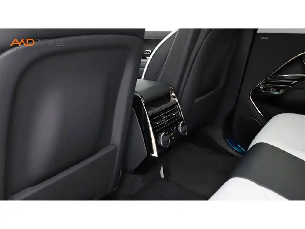 Land Rover Sport PHEV — миниатюра 9