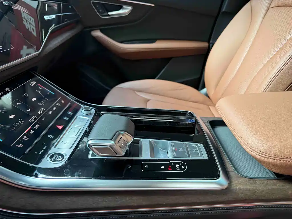 Audi Q7 — миниатюра 9