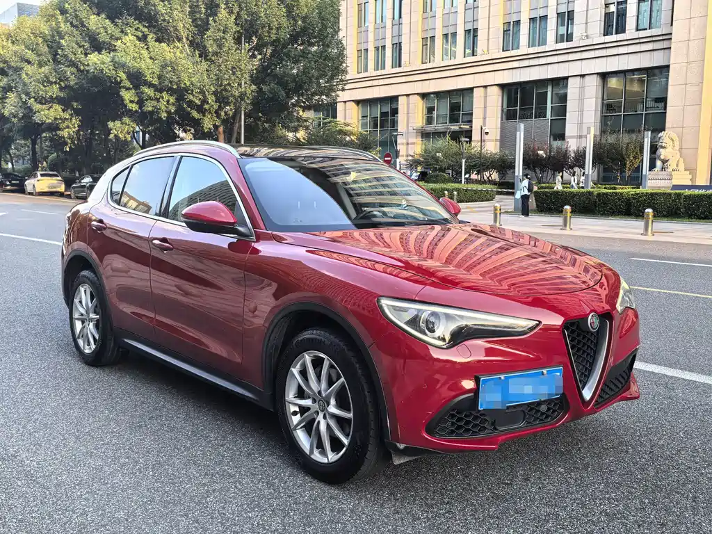 Alfa Romeo Stelvio — миниатюра 7