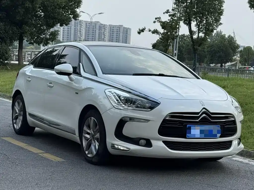 DS DS 5 — миниатюра 3