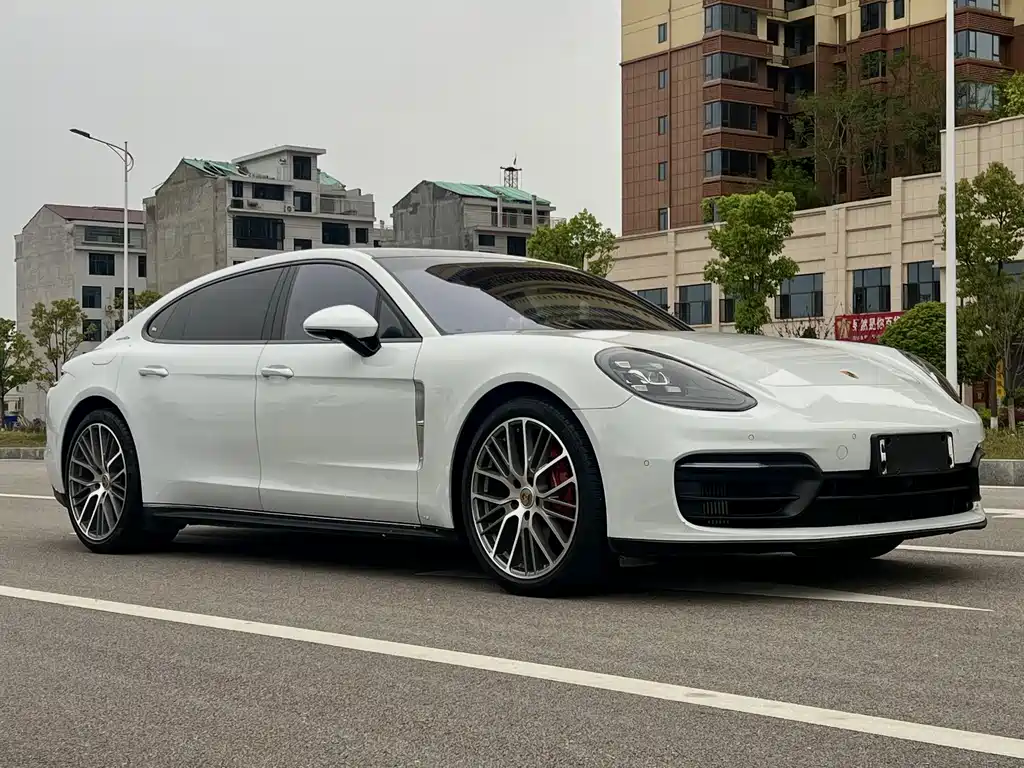 Porsche Panamera 2022