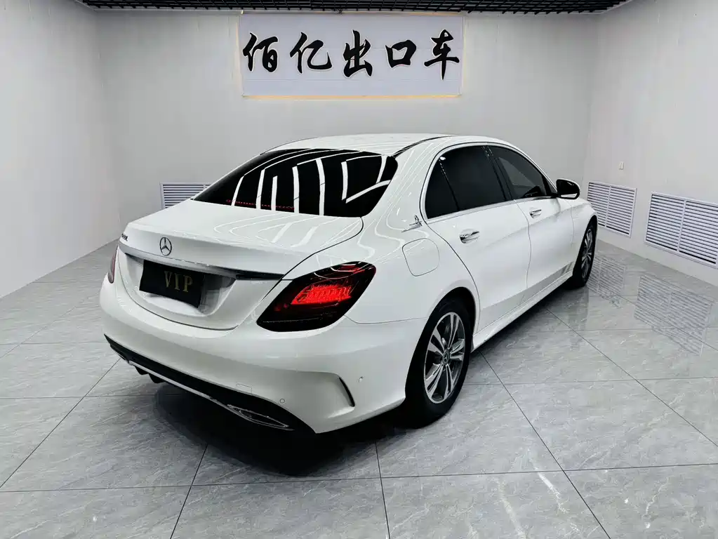 Mercedes-Benz C-Class — миниатюра 4