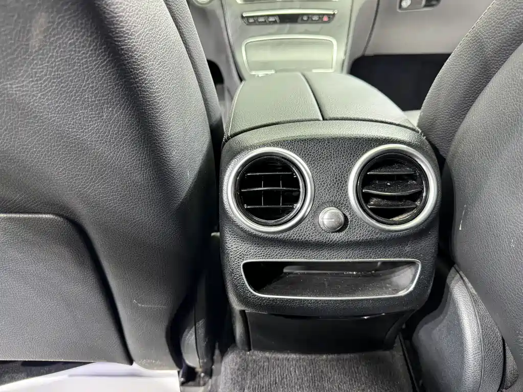 Mercedes-Benz C-Class — миниатюра 11