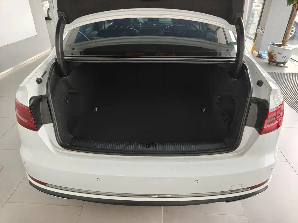 Audi A4L — миниатюра 15