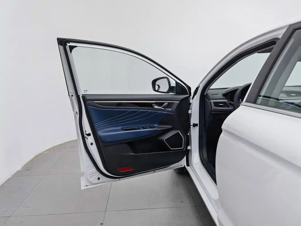 Geely Emgrand GL — миниатюра 8