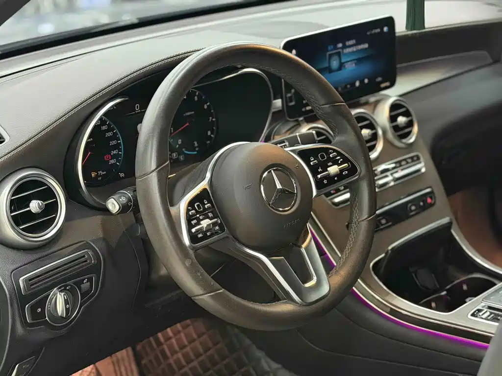 Mercedes-Benz GLC — миниатюра 8