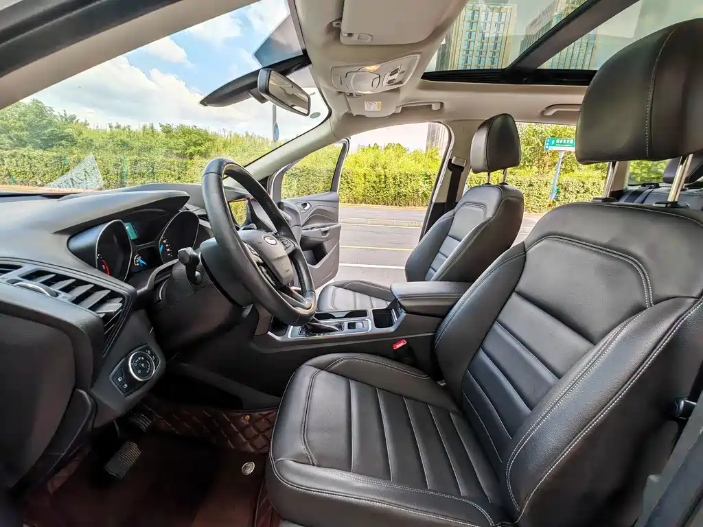 Ford Kuga — миниатюра 9
