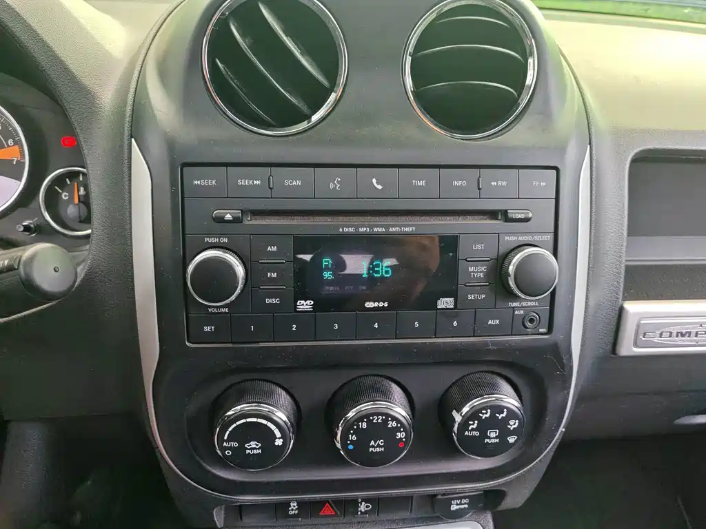Jeep Compass (Import) — миниатюра 16