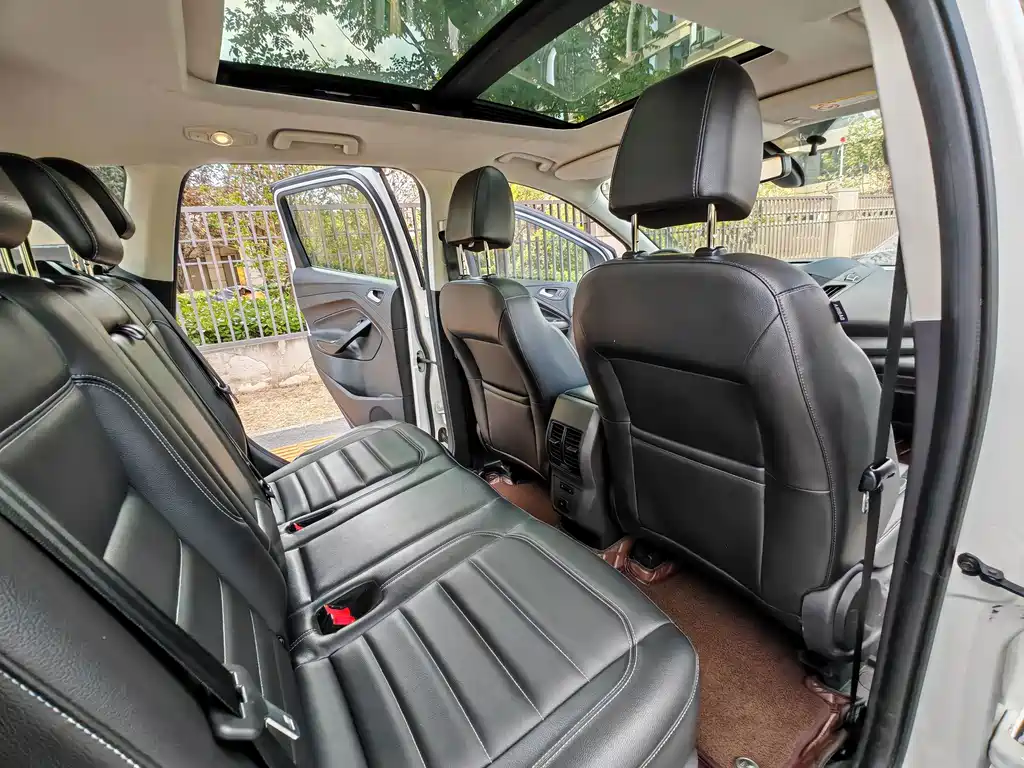 Ford Kuga — миниатюра 13