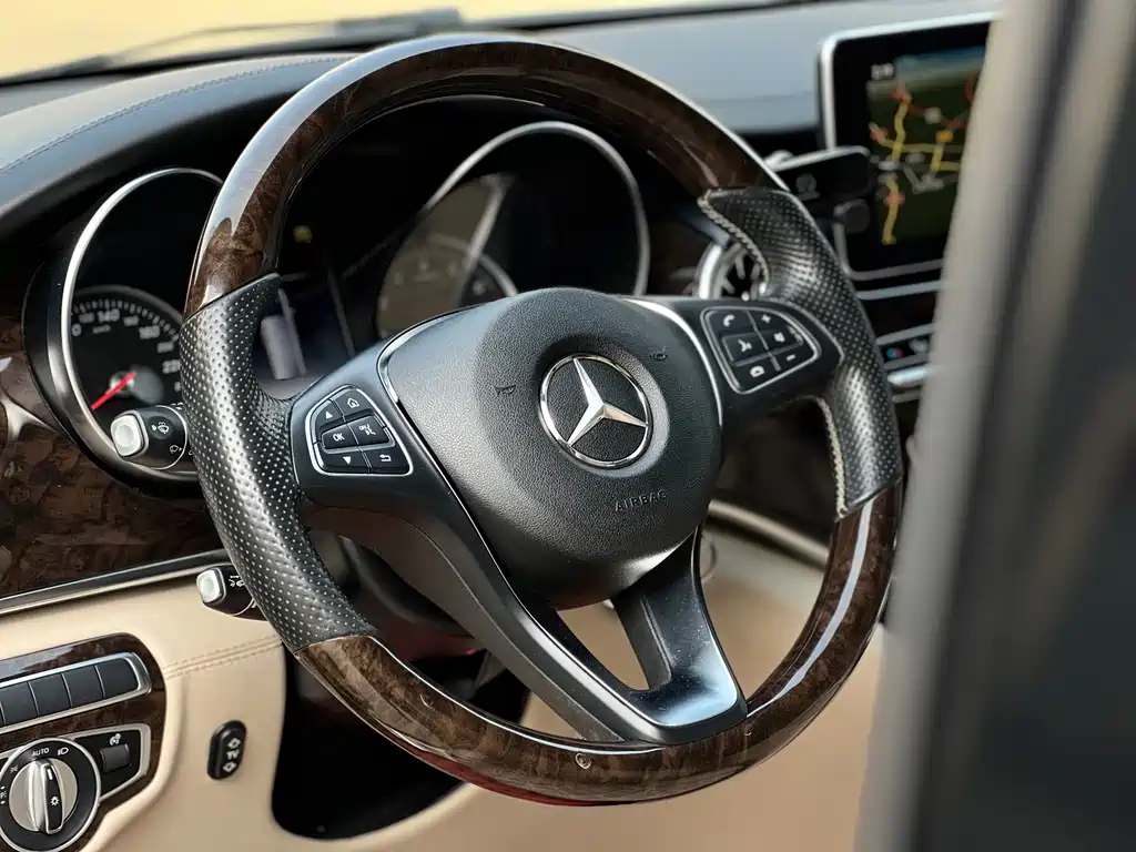 MERCEDES-BENZ V CLASS