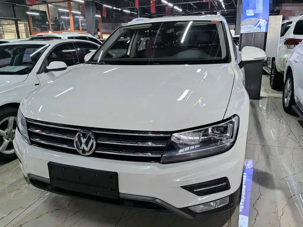 Volkswagen Tiguan L — миниатюра 2