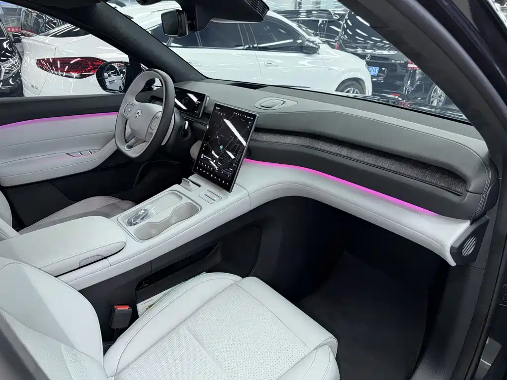 NIO ES6 — миниатюра 17