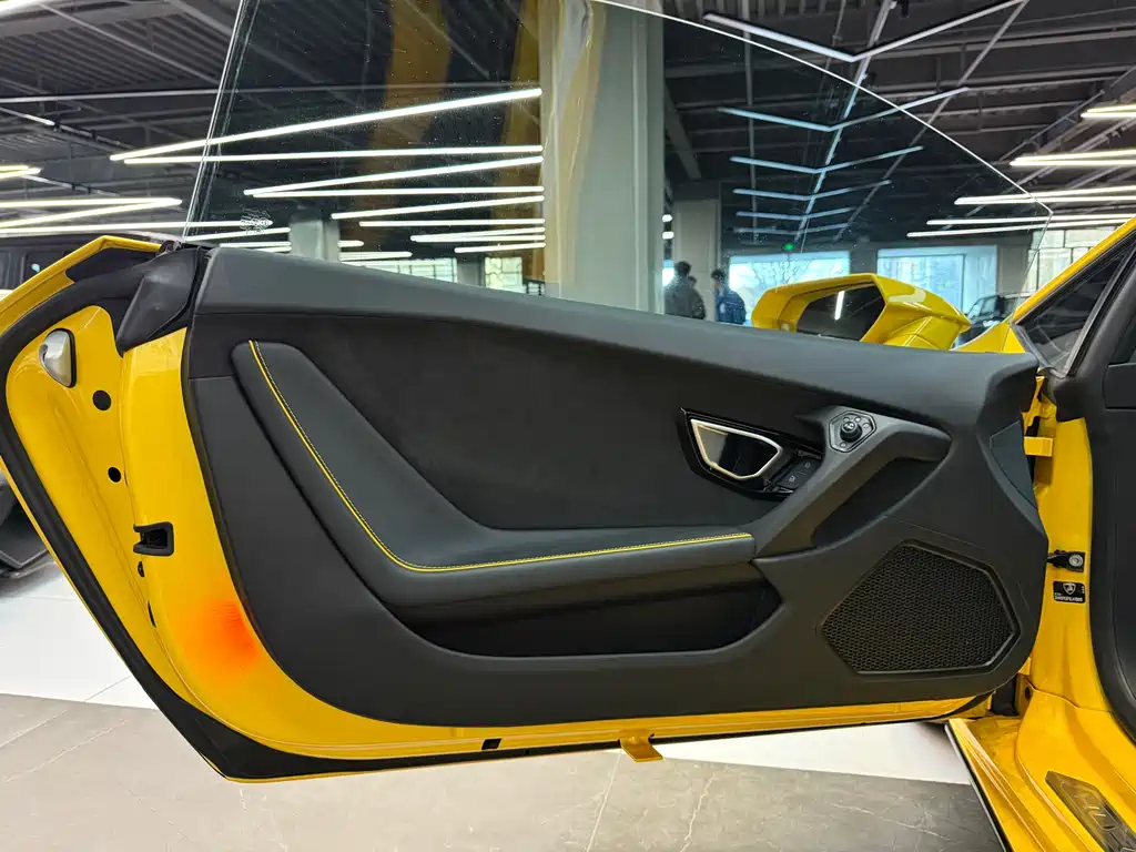 LAMBORGHINI HURACÁN