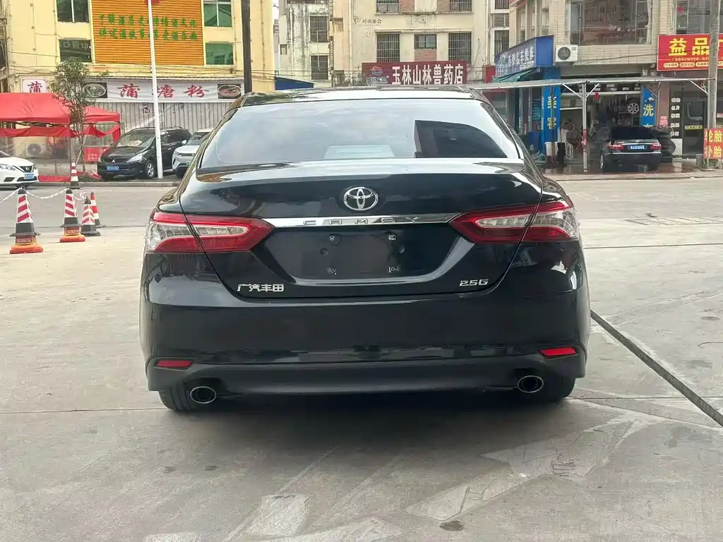 TOYOTA CAMRY