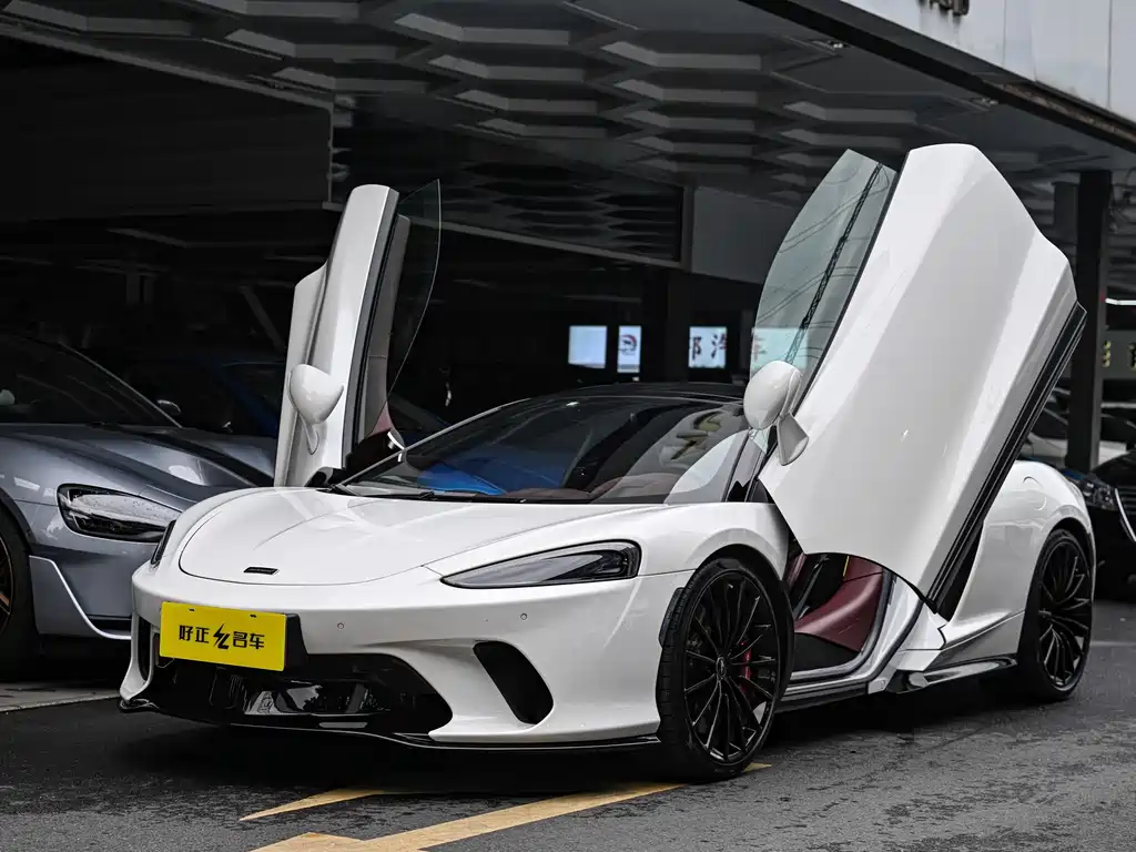 McLaren GT 2023