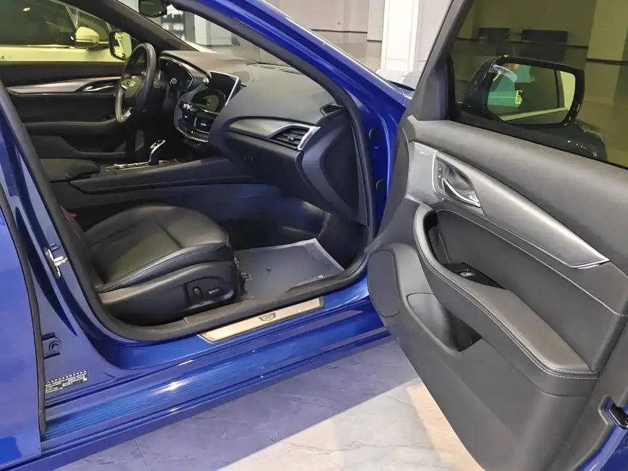 Cadillac CT5 — миниатюра 8