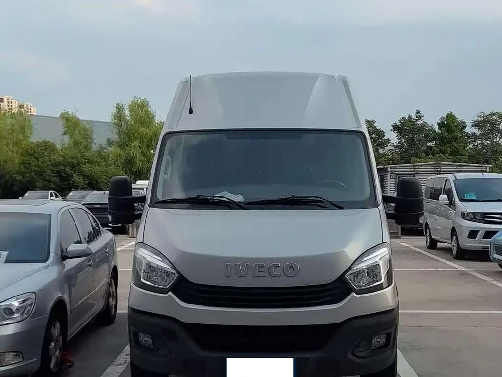 IVECO Ousheng — миниатюра 8
