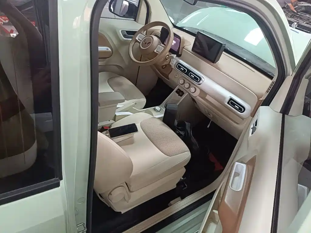 Wuling MINIEV — миниатюра 18
