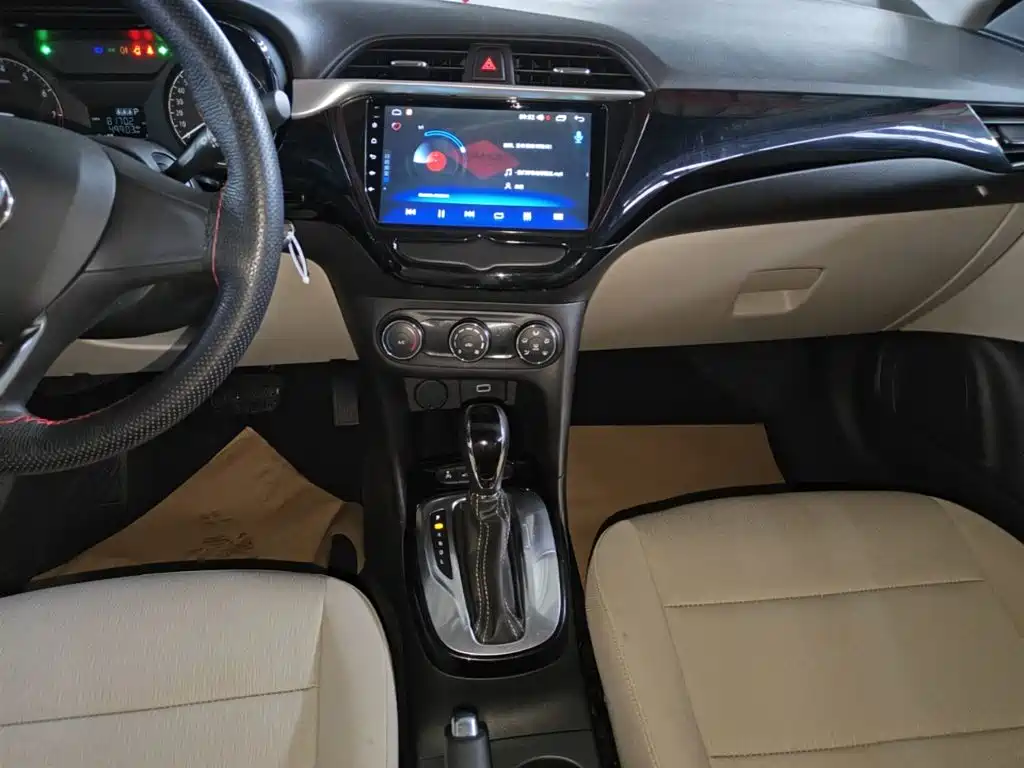 Buick Excelle — миниатюра 9