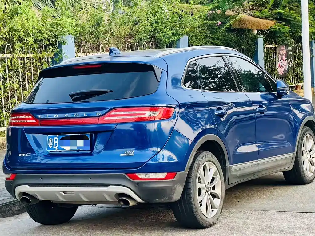 Lincoln MKC — миниатюра 12
