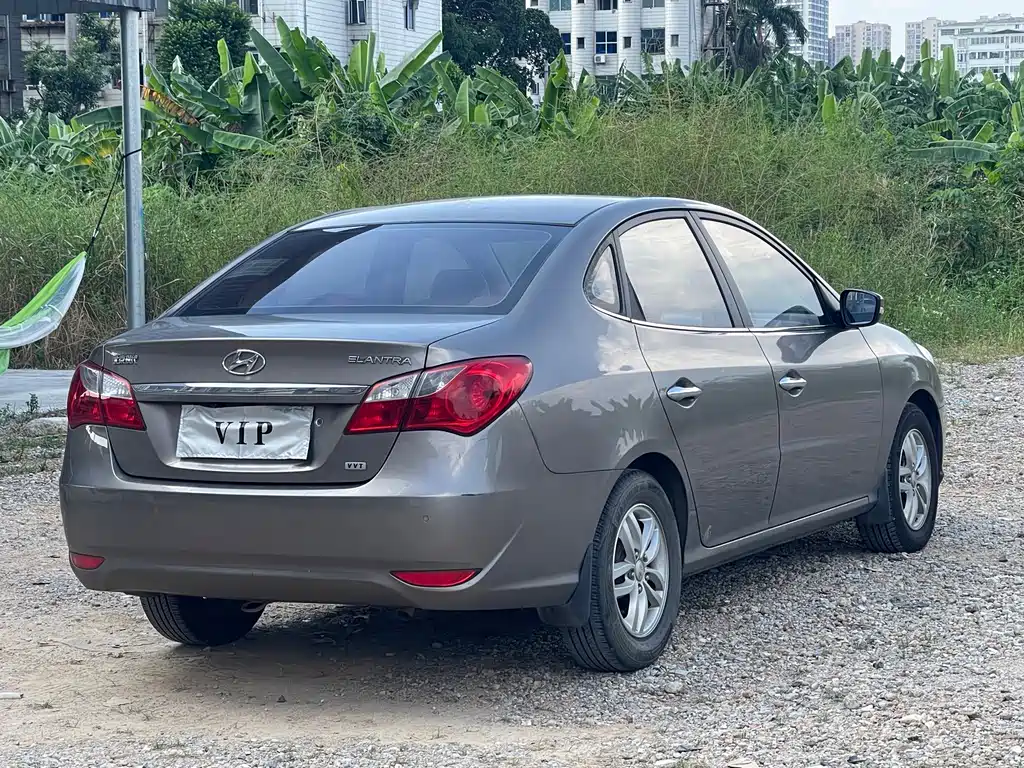 Hyundai Elantra — миниатюра 4