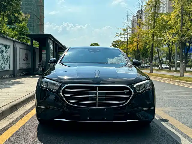 MERCEDES-BENZ  E CLASS 2025