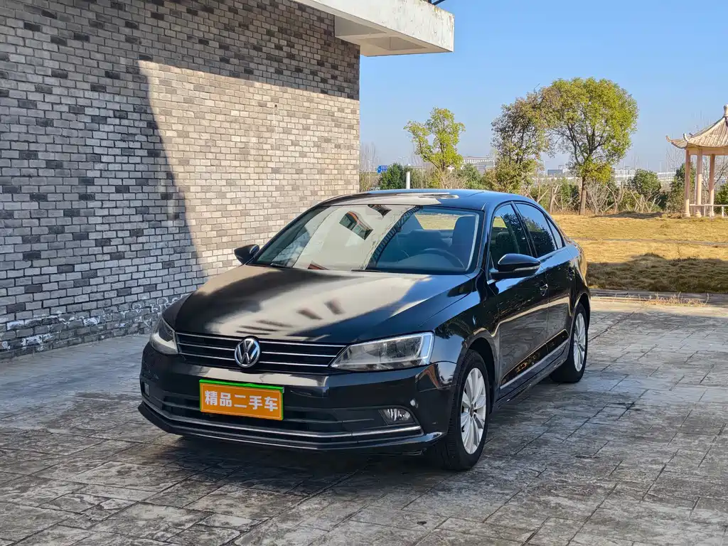 Volkswagen Sagitar 2015