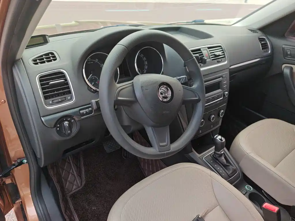 Skoda Yeti — миниатюра 11