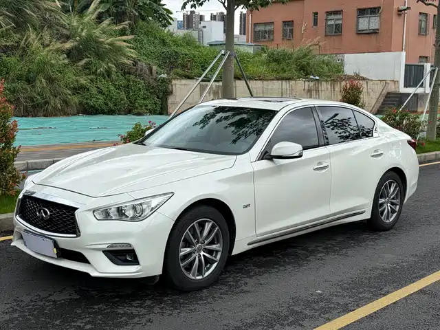 Infiniti Q50L