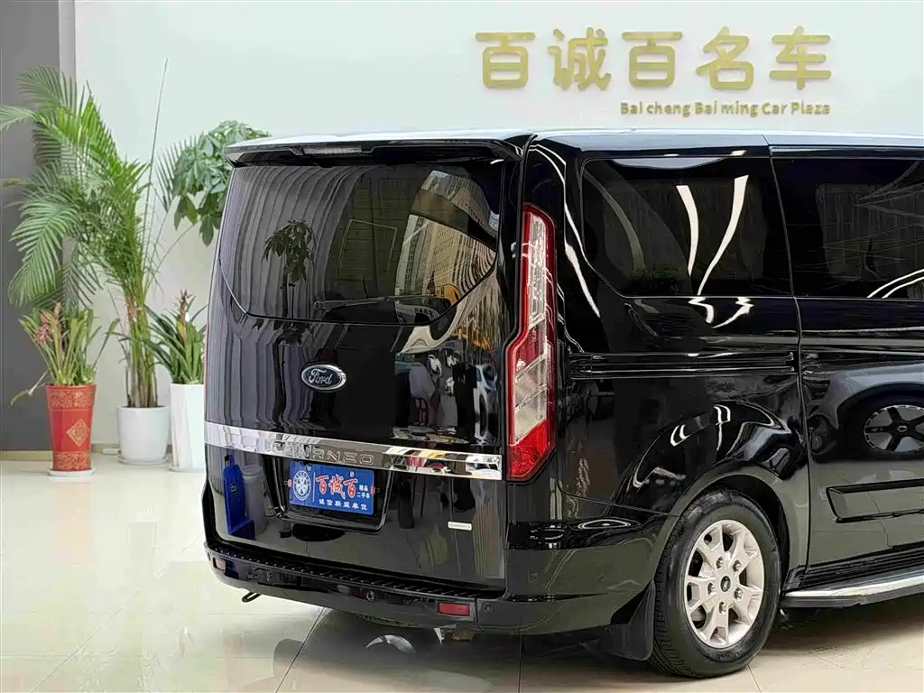 Ford Tourneo — миниатюра 6
