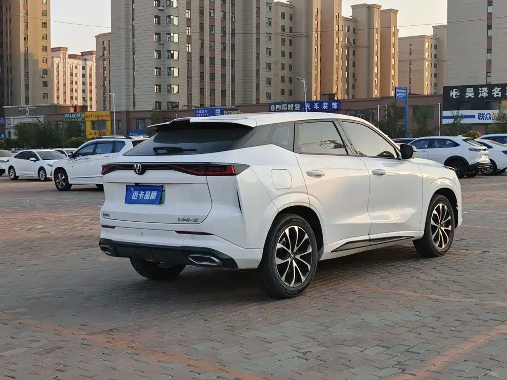 Changan UNI-Z New Energy — миниатюра 9