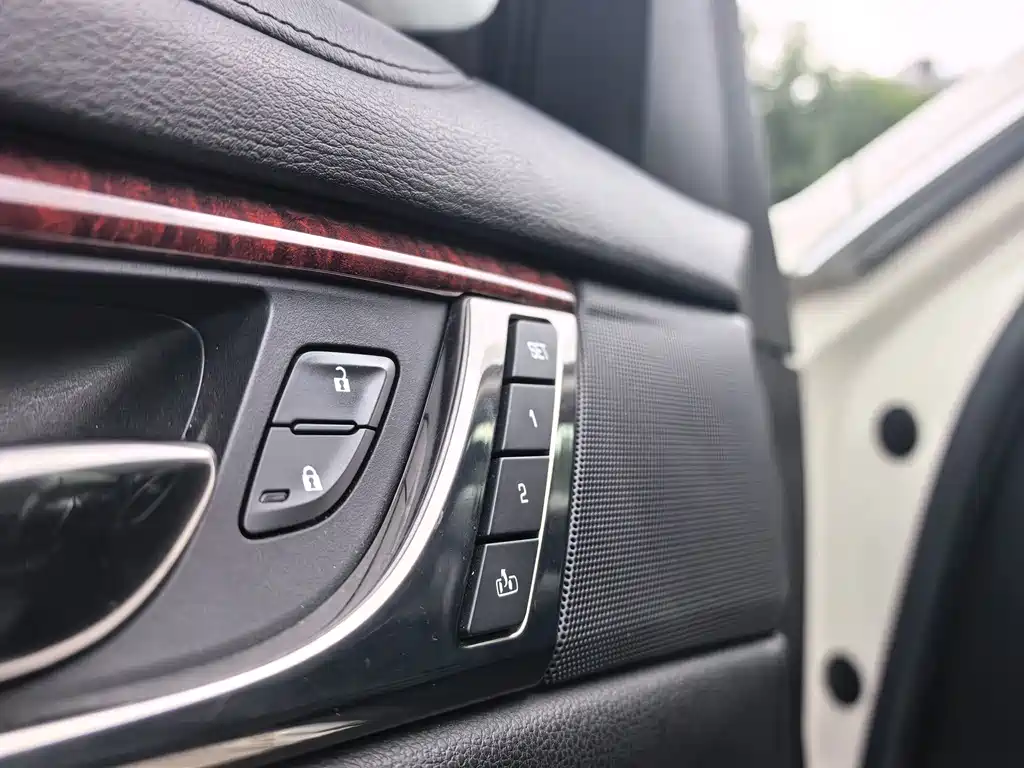 Cadillac CTS — миниатюра 17
