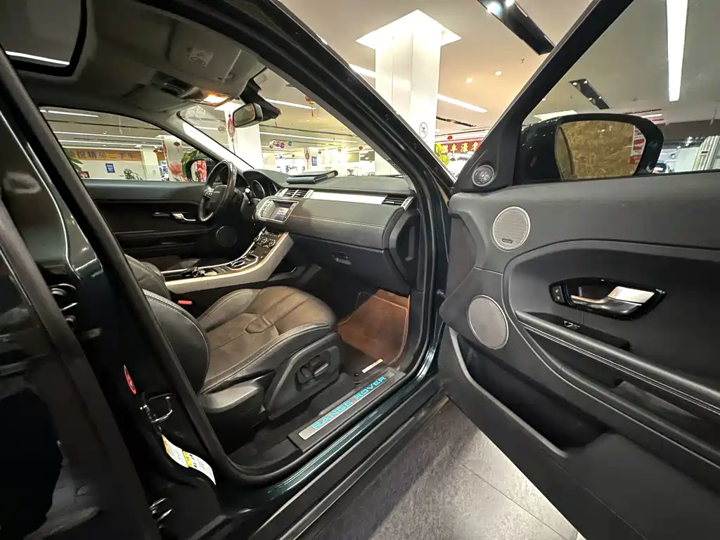 Land Rover Evoque (Import) — миниатюра 25
